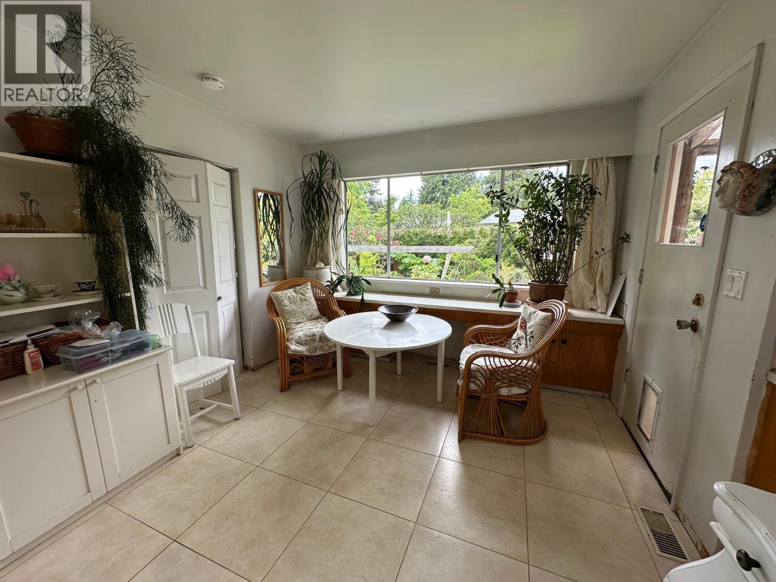5278 Belair Drive Property Photo 10