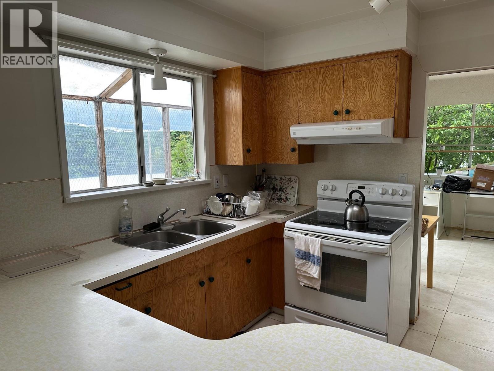 5278 Belair Drive Property Photo 11