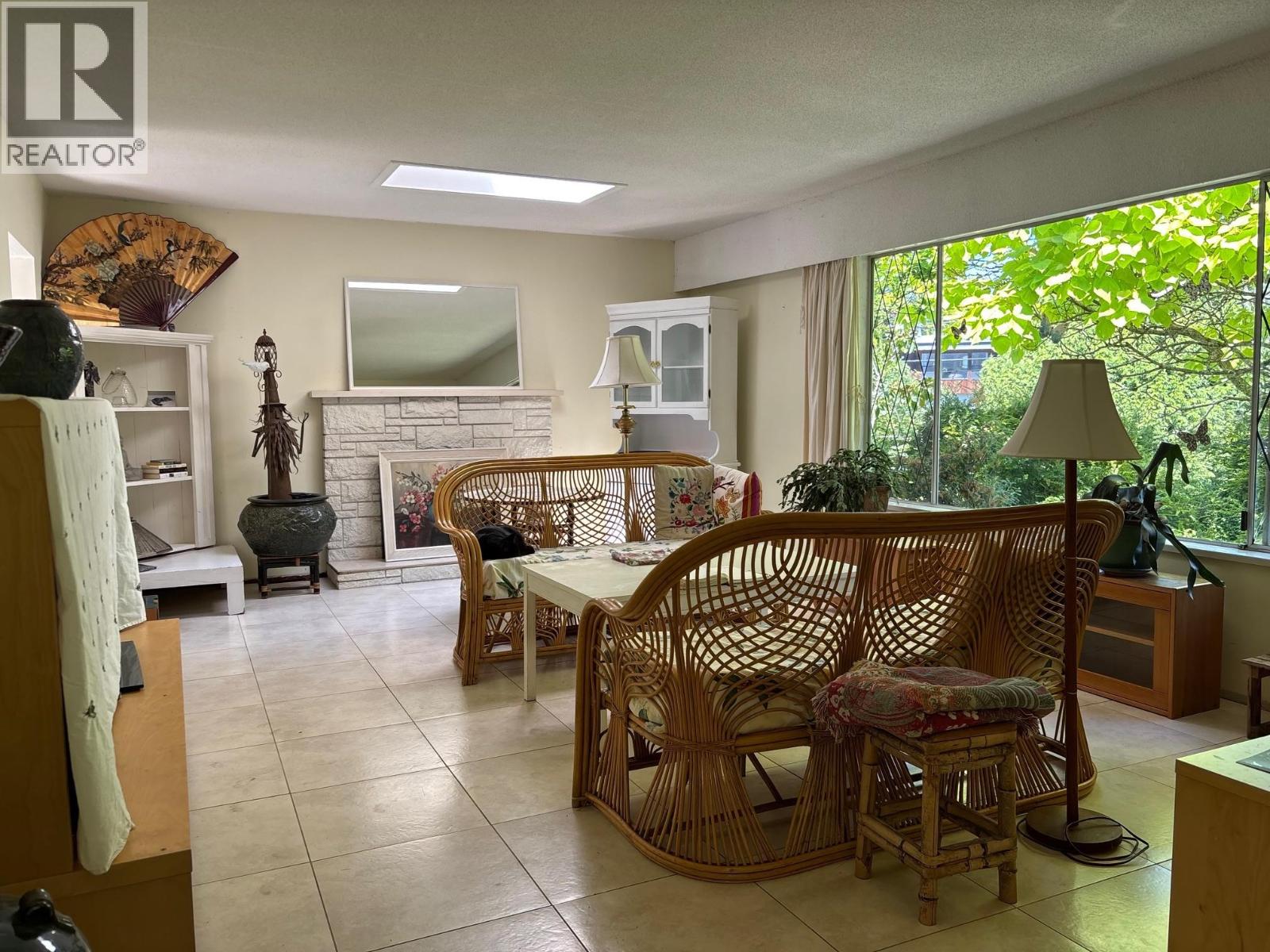 5278 Belair Drive Property Photo 13
