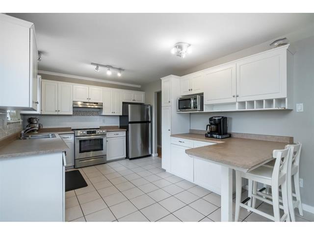 18120 58a Avenue Property Photo 6