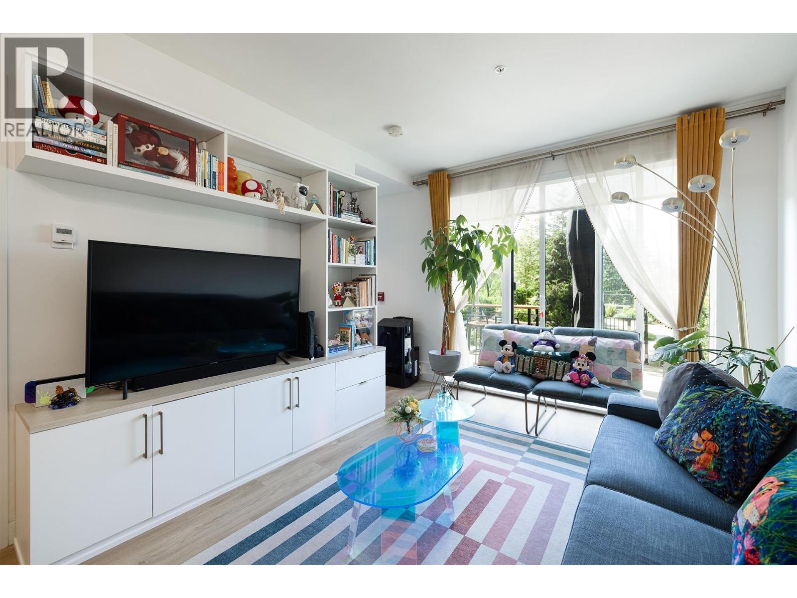 208 9888 University Crescent Property Photo 2