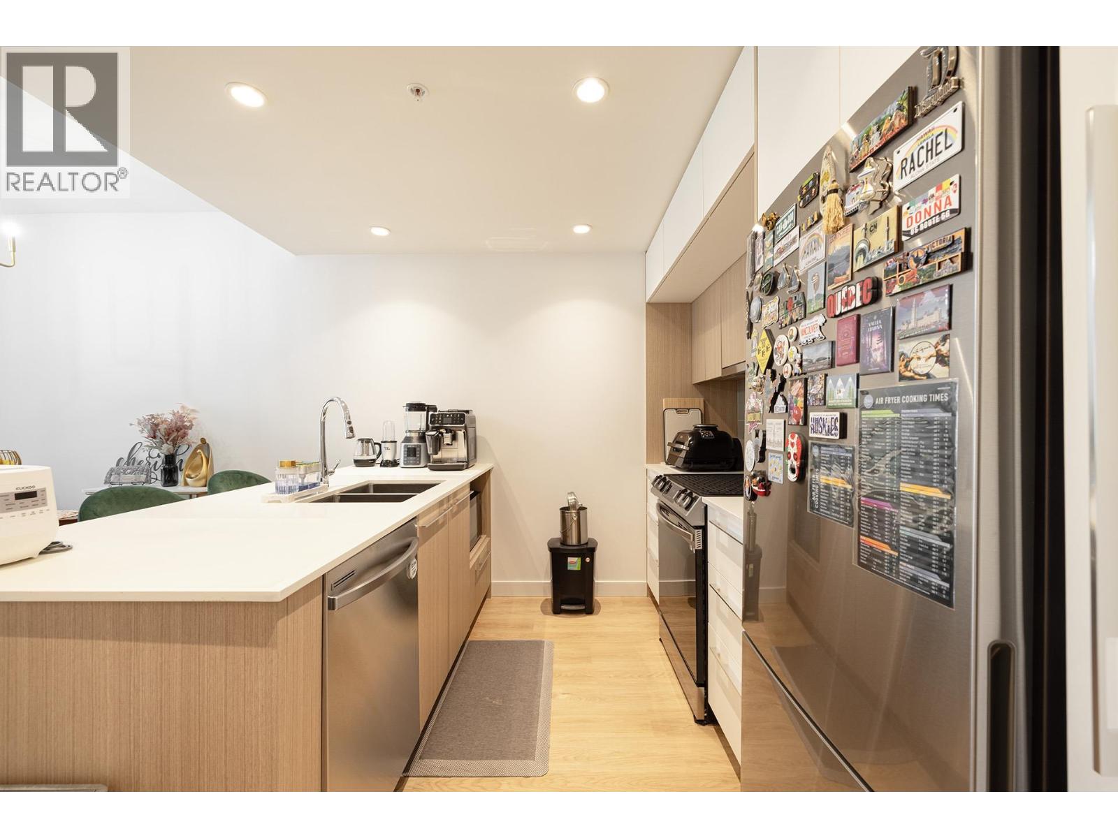 208 9888 University Crescent Property Photo 6