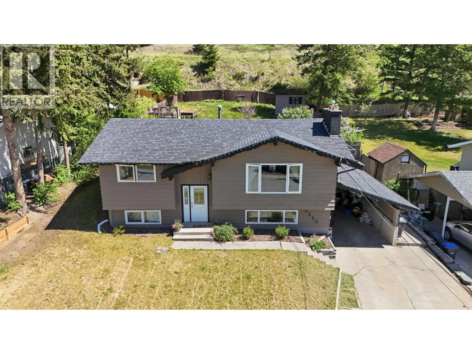 1460 N TWELFTH AVENUE Property Photo 1