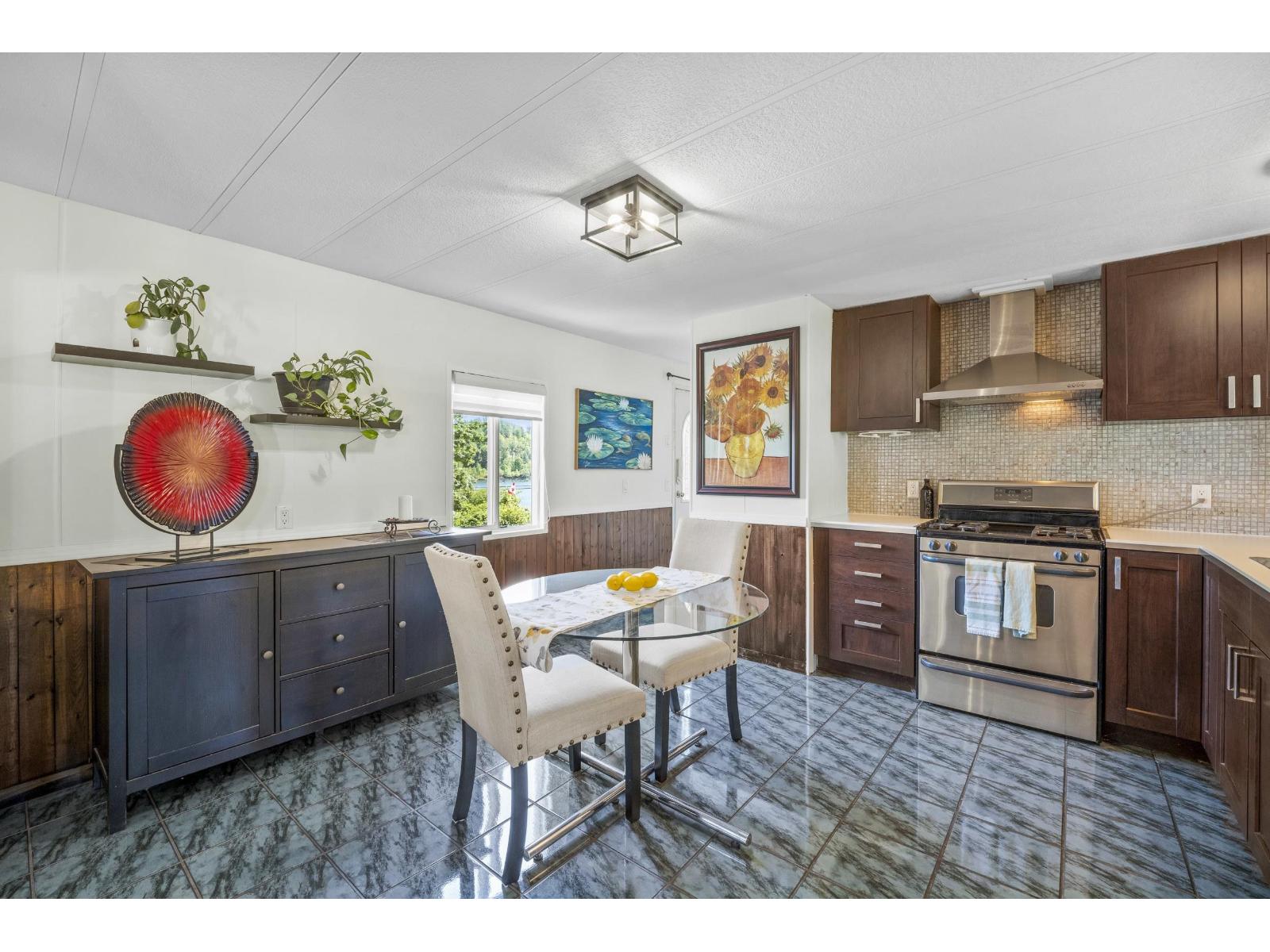 112 10221 Wilson Street Property Photo 10