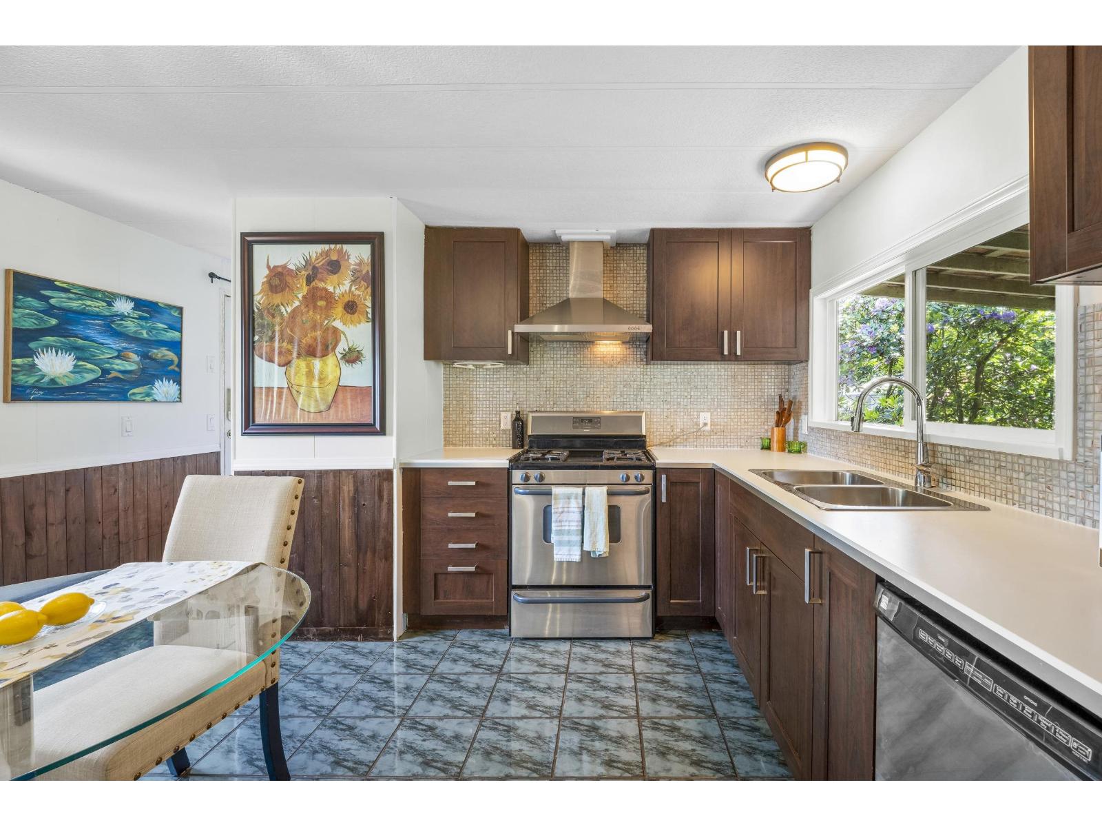 112 10221 Wilson Street Property Photo 12