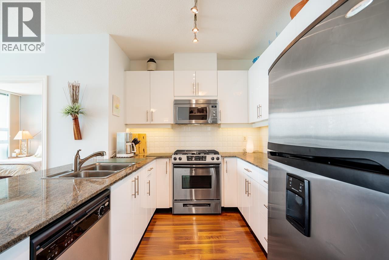 1503 138 E Esplanade Avenue Property Photo 13