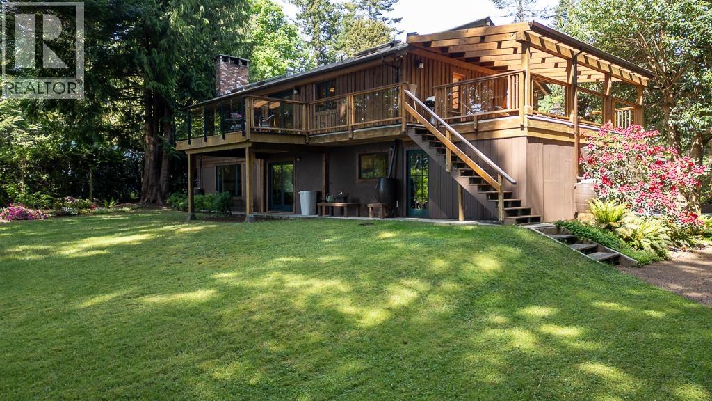 8115 Redrooffs Road Property Photo 8
