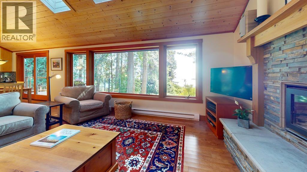 8115 Redrooffs Road Property Photo 17