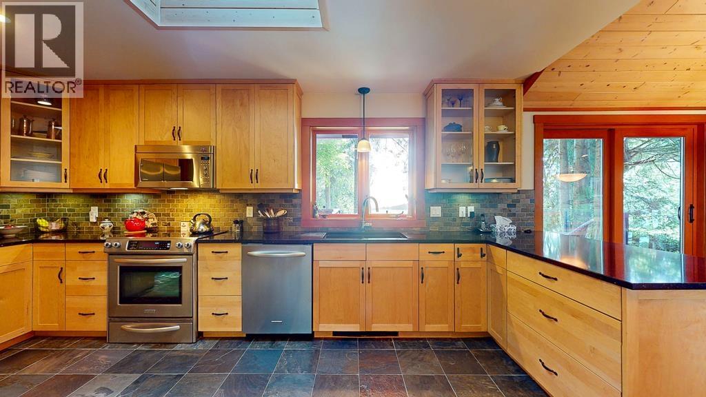 8115 Redrooffs Road Property Photo 19