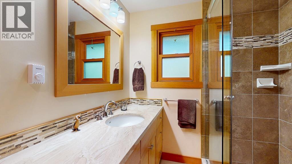 8115 Redrooffs Road Property Photo 24