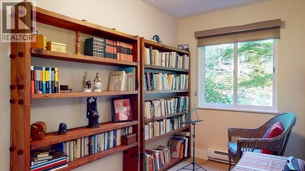 8115 Redrooffs Road Property Photo 29