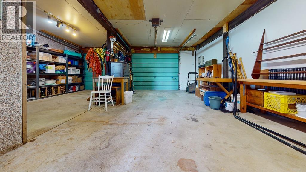 8115 Redrooffs Road Property Photo 32