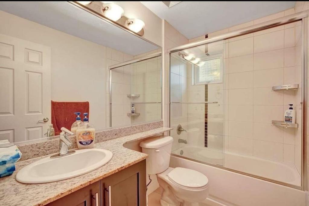 125 13958 108 Avenue Property Photo 3