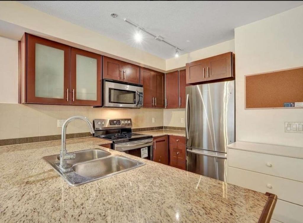 125 13958 108 Avenue Property Photo 6
