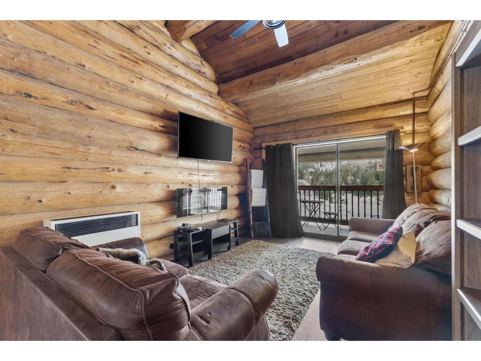6 20649 Edelweiss Drive Property Photo 3