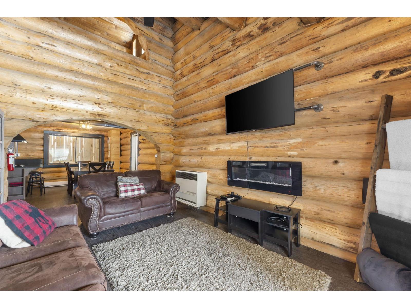 6 20649 Edelweiss Drive Property Photo 5