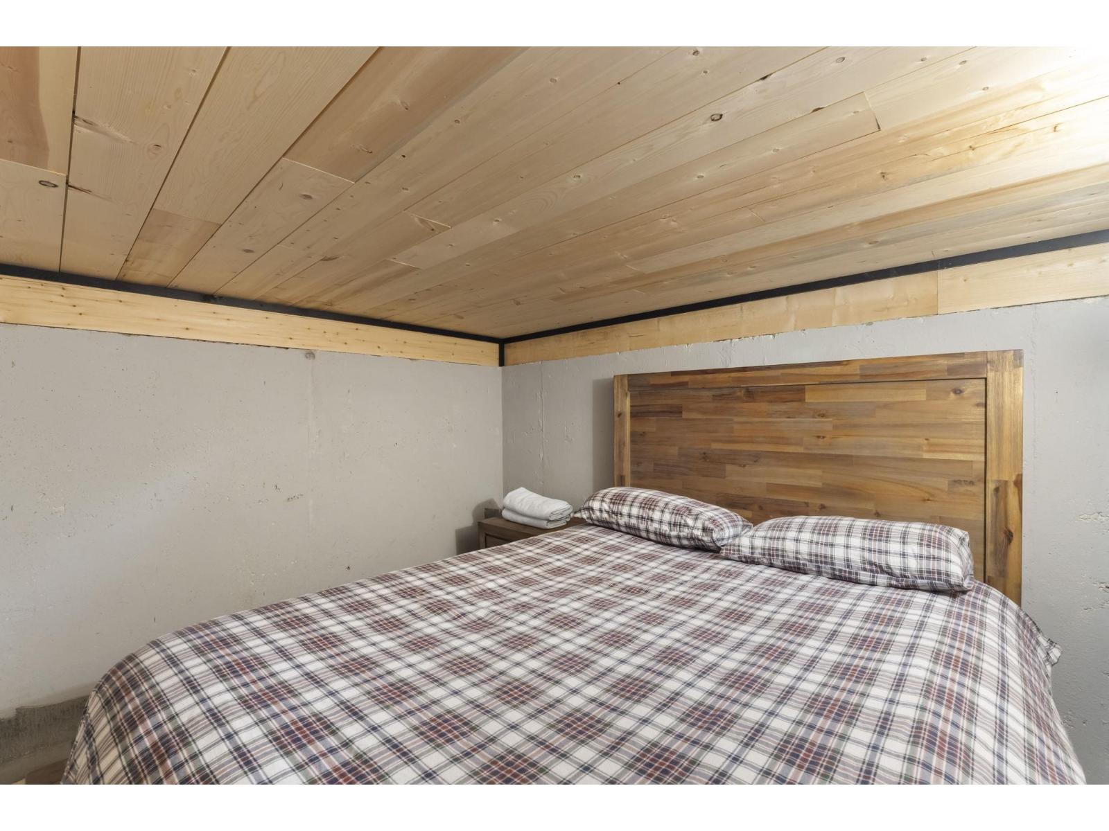 6 20649 Edelweiss Drive Property Photo 34