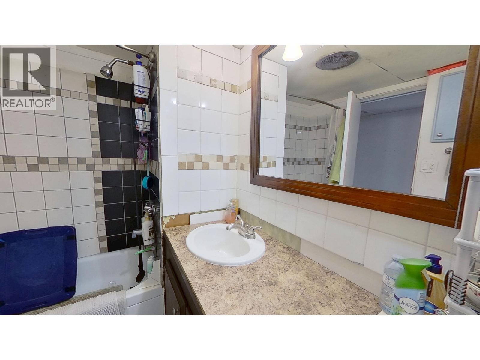 12282 Cottonwood Avenue Property Photo 28