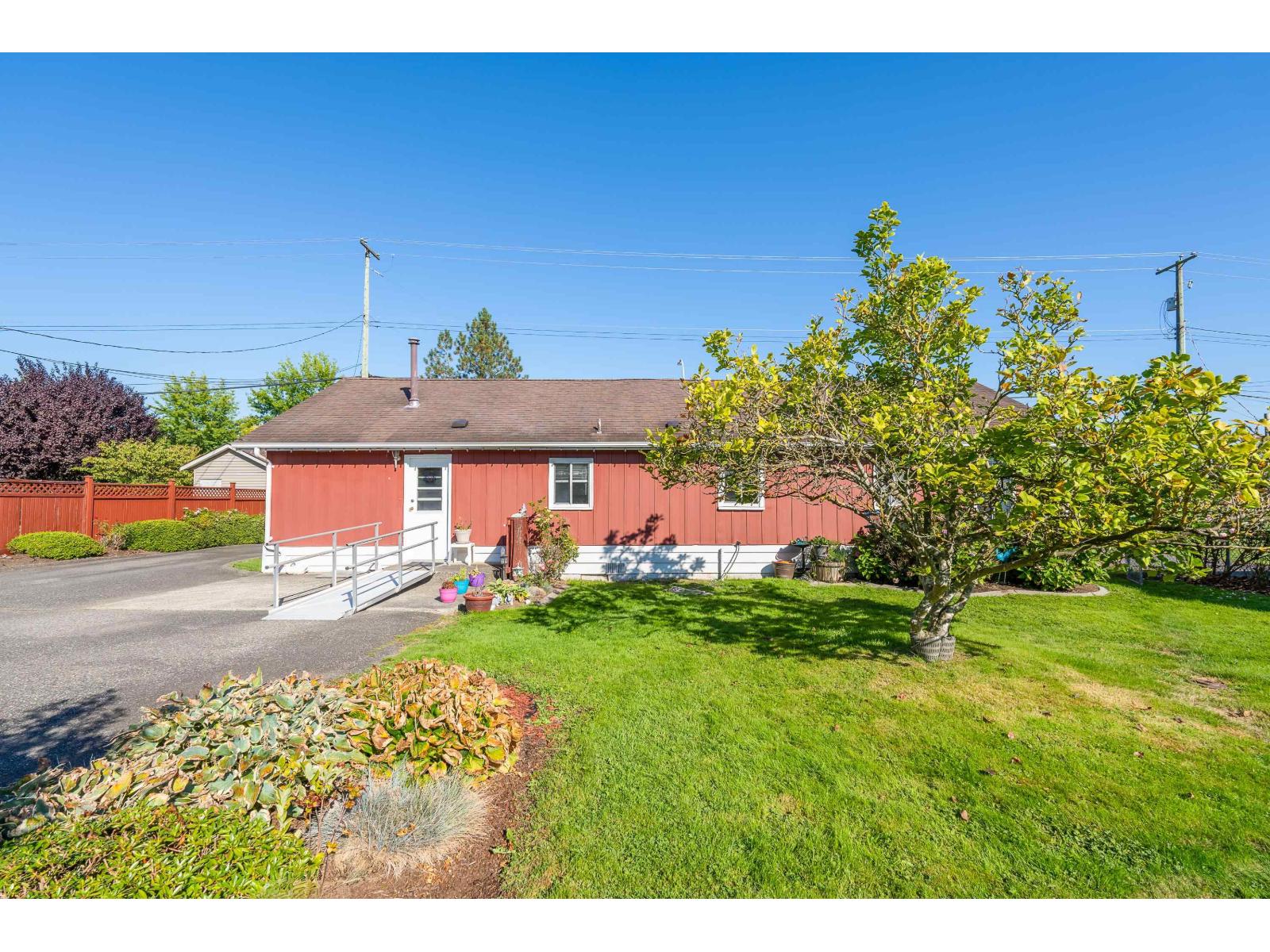 6282 175b Street Property Photo 2