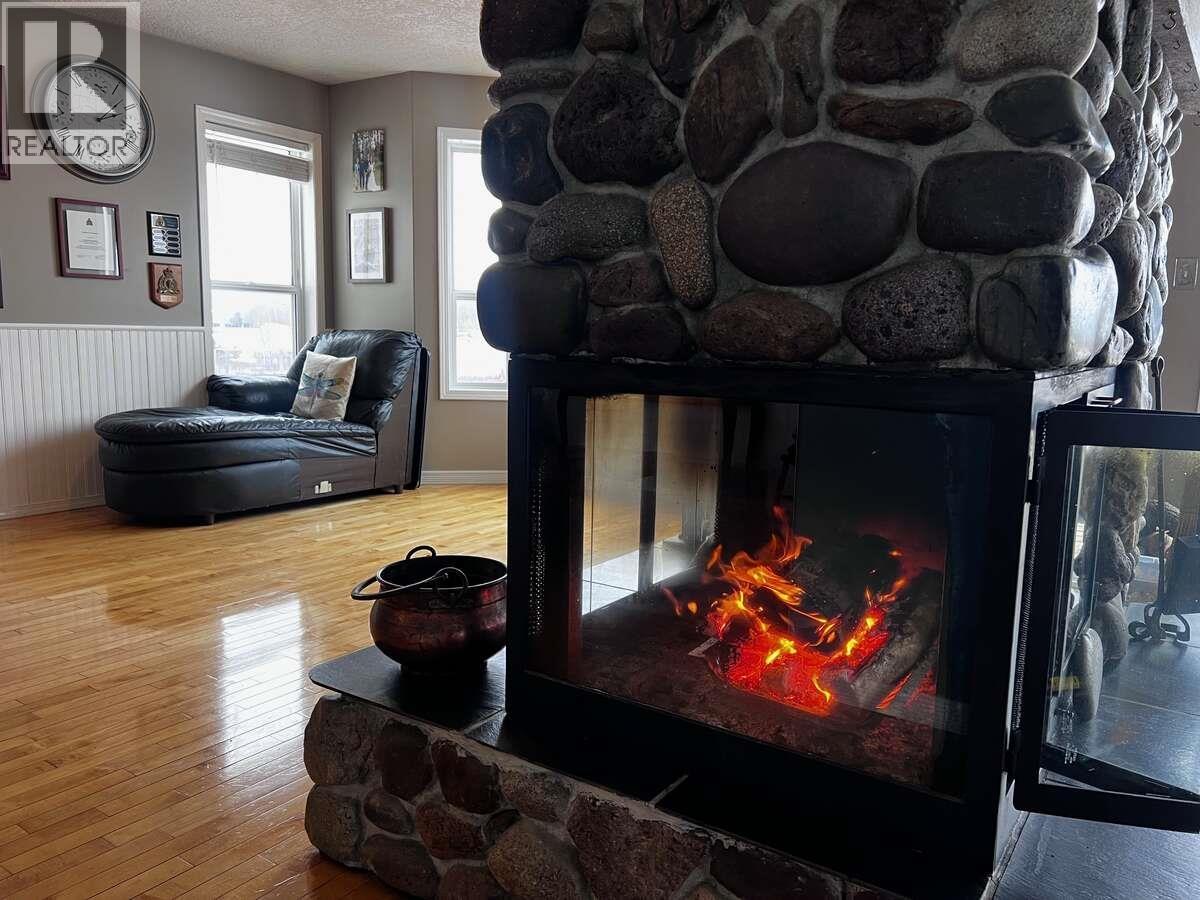 2654 Stenset Road Property Photo 8