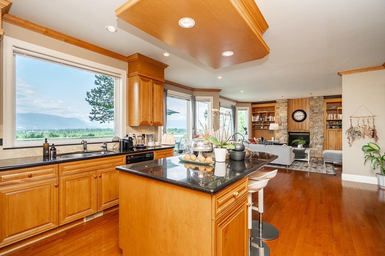 16337 113b Avenue Property Photo 6
