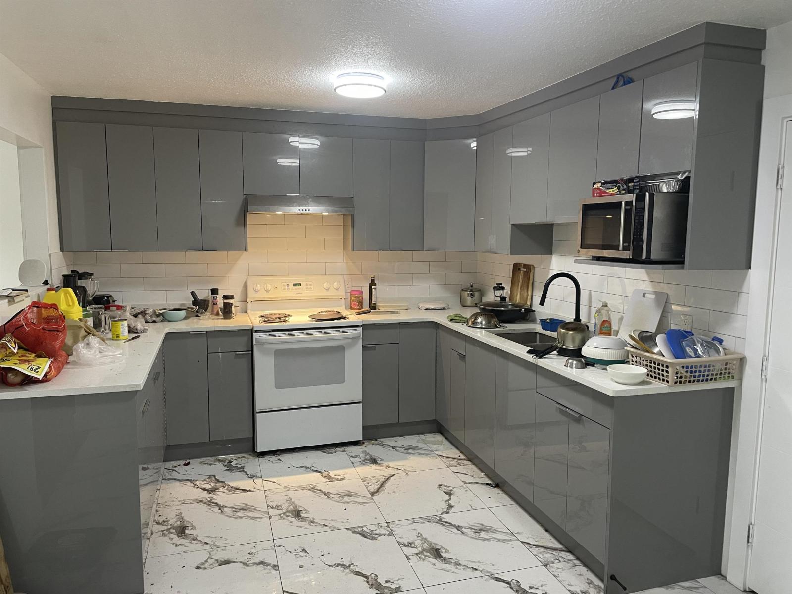 10618 141 Street Property Photo 6