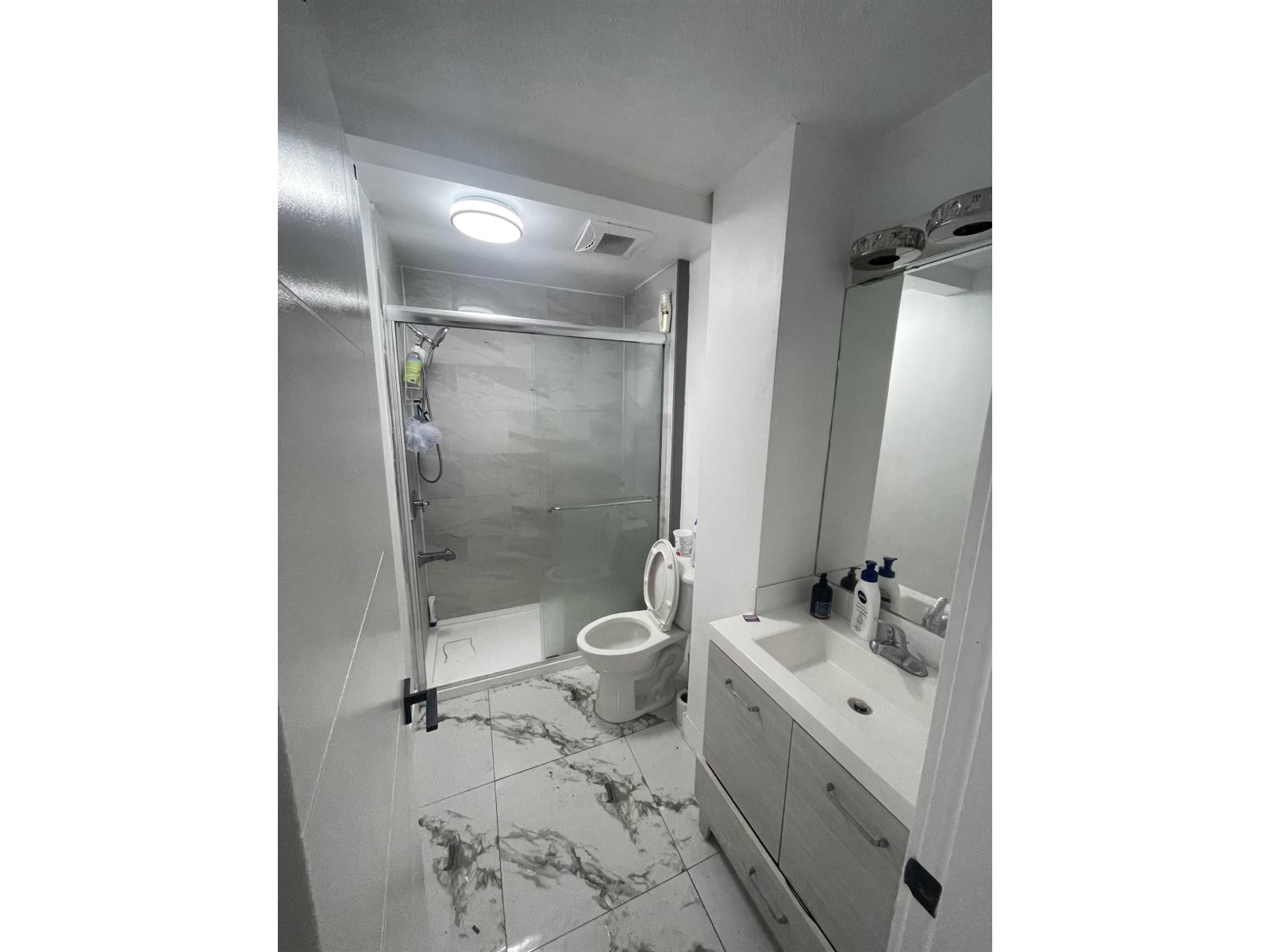 10618 141 Street Property Photo 8