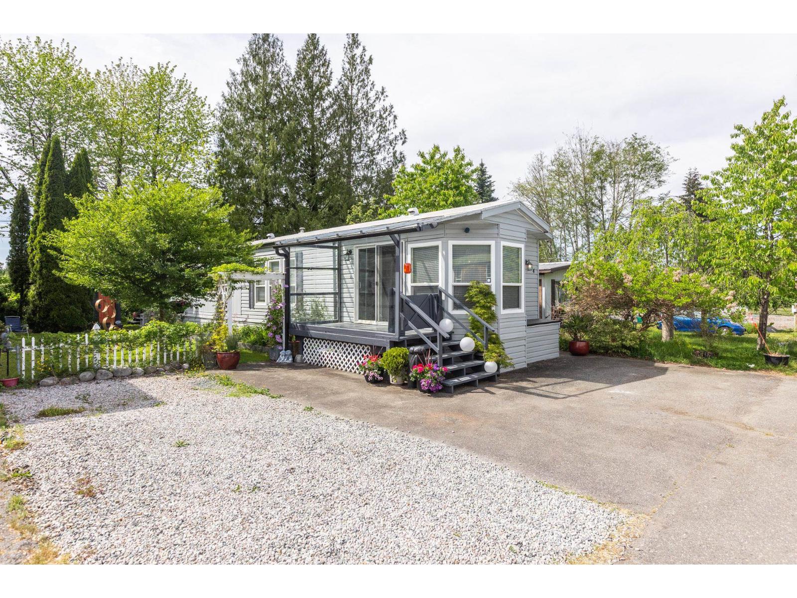 4 23387 70a Avenue Property Photo 4
