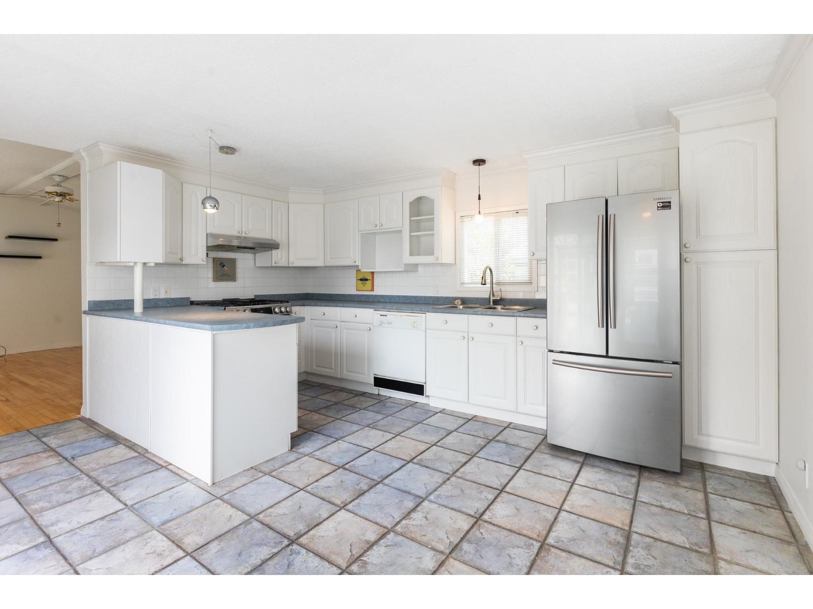 4 23387 70a Avenue Property Photo 7