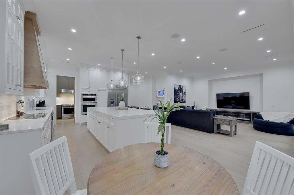 2071 156 Street Property Photo 10