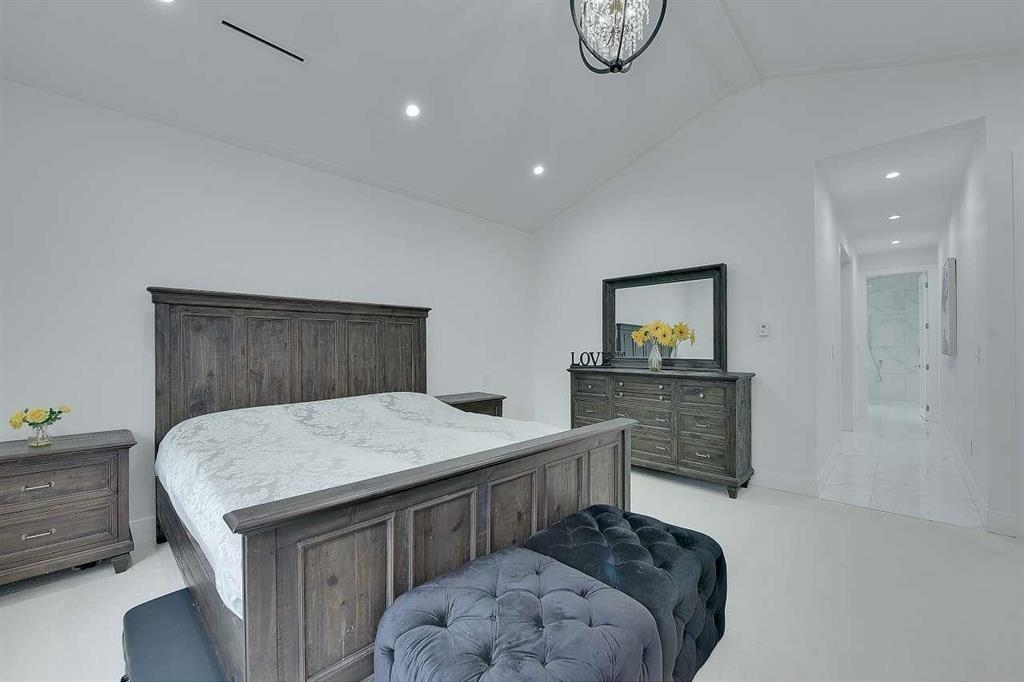 2071 156 Street Property Photo 17