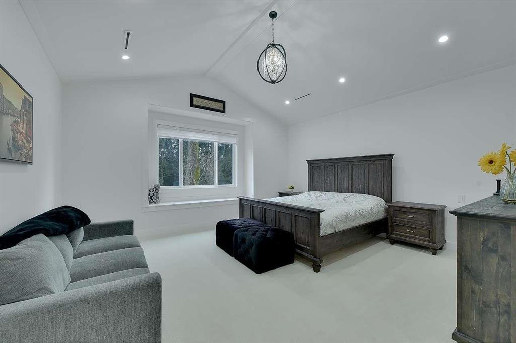 2071 156 Street Property Photo 18