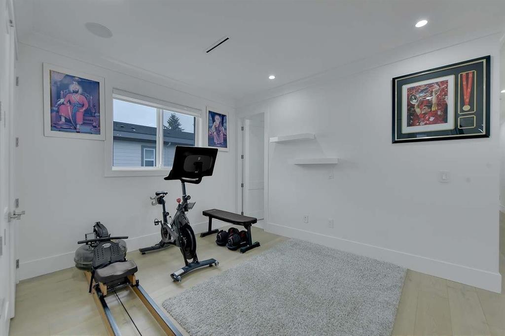 2071 156 Street Property Photo 23