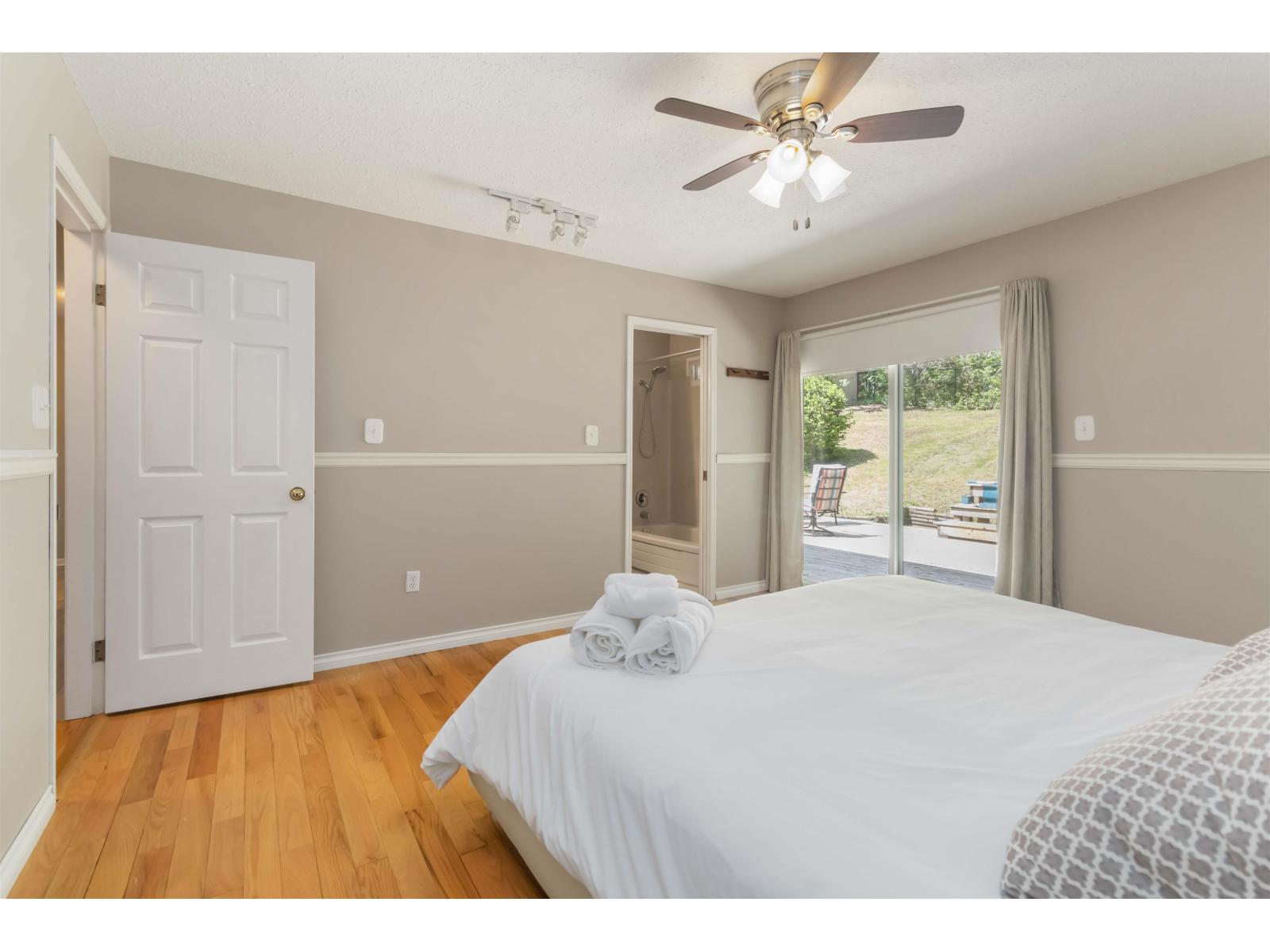 31747 Viewcrest Avenue Property Photo 13