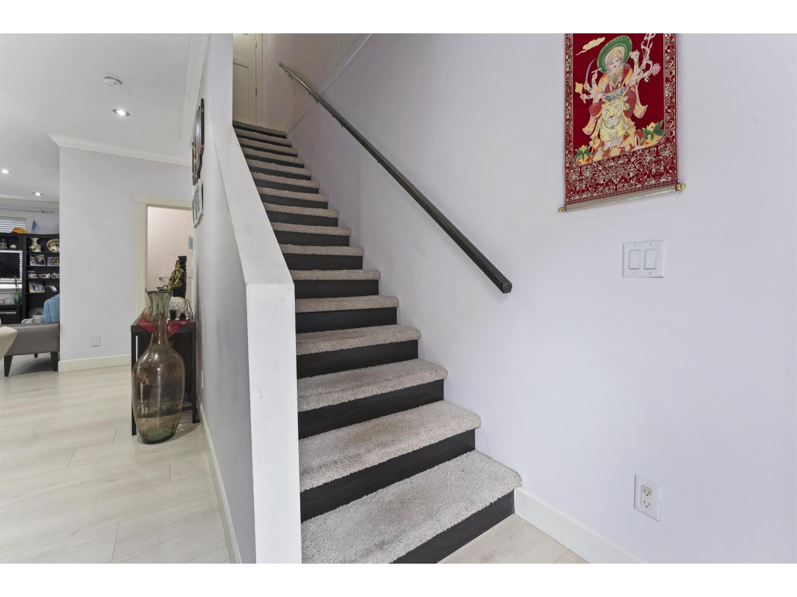 7 14338 103 Avenue Property Photo 4