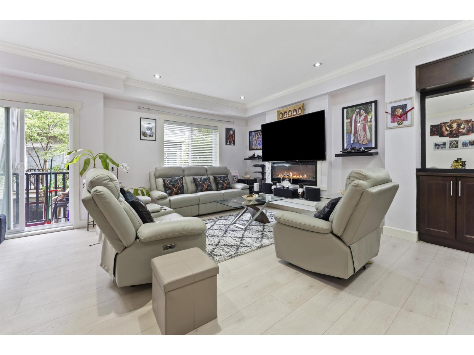 7 14338 103 Avenue Property Photo 8