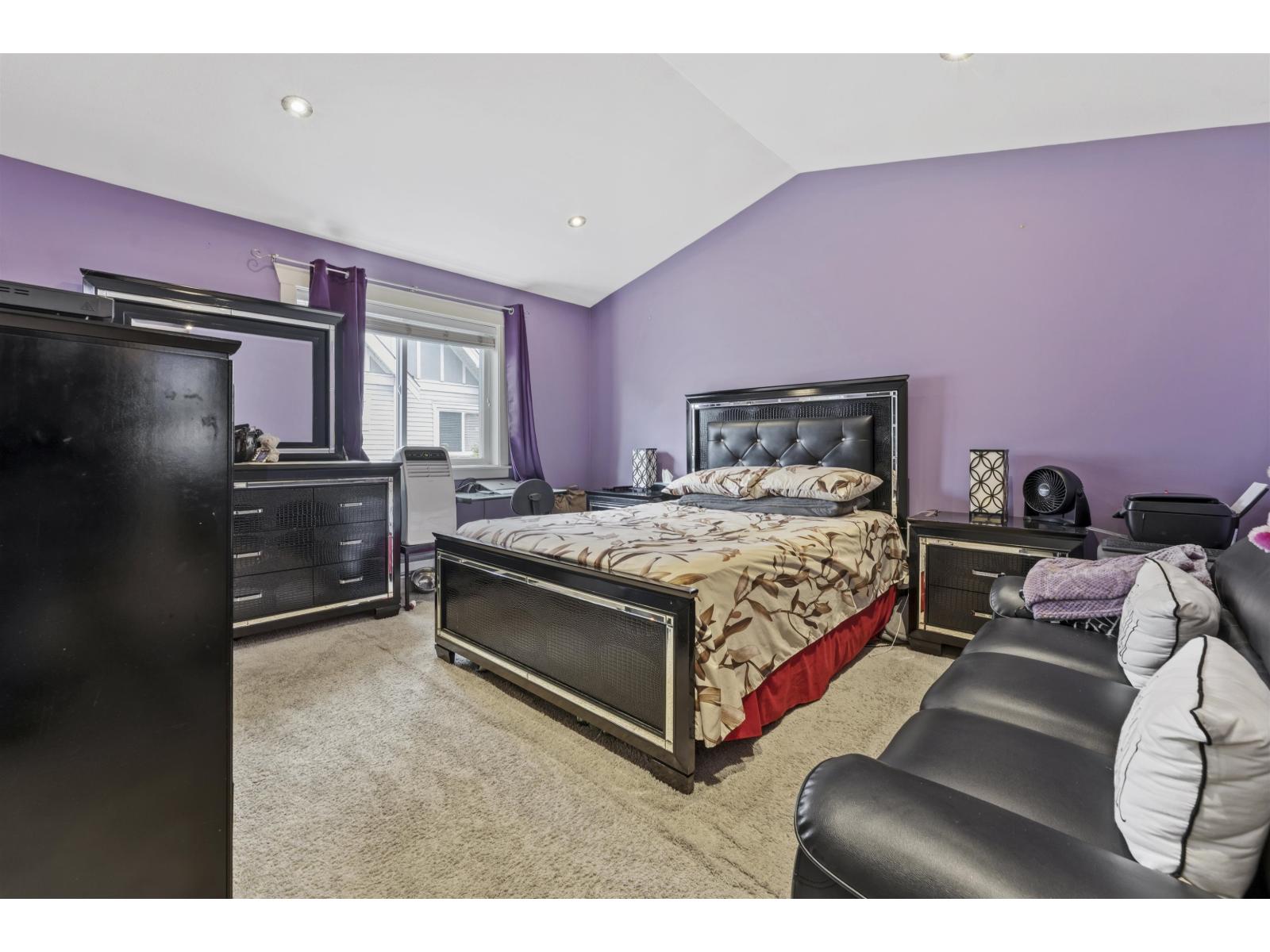 7 14338 103 Avenue Property Photo 16