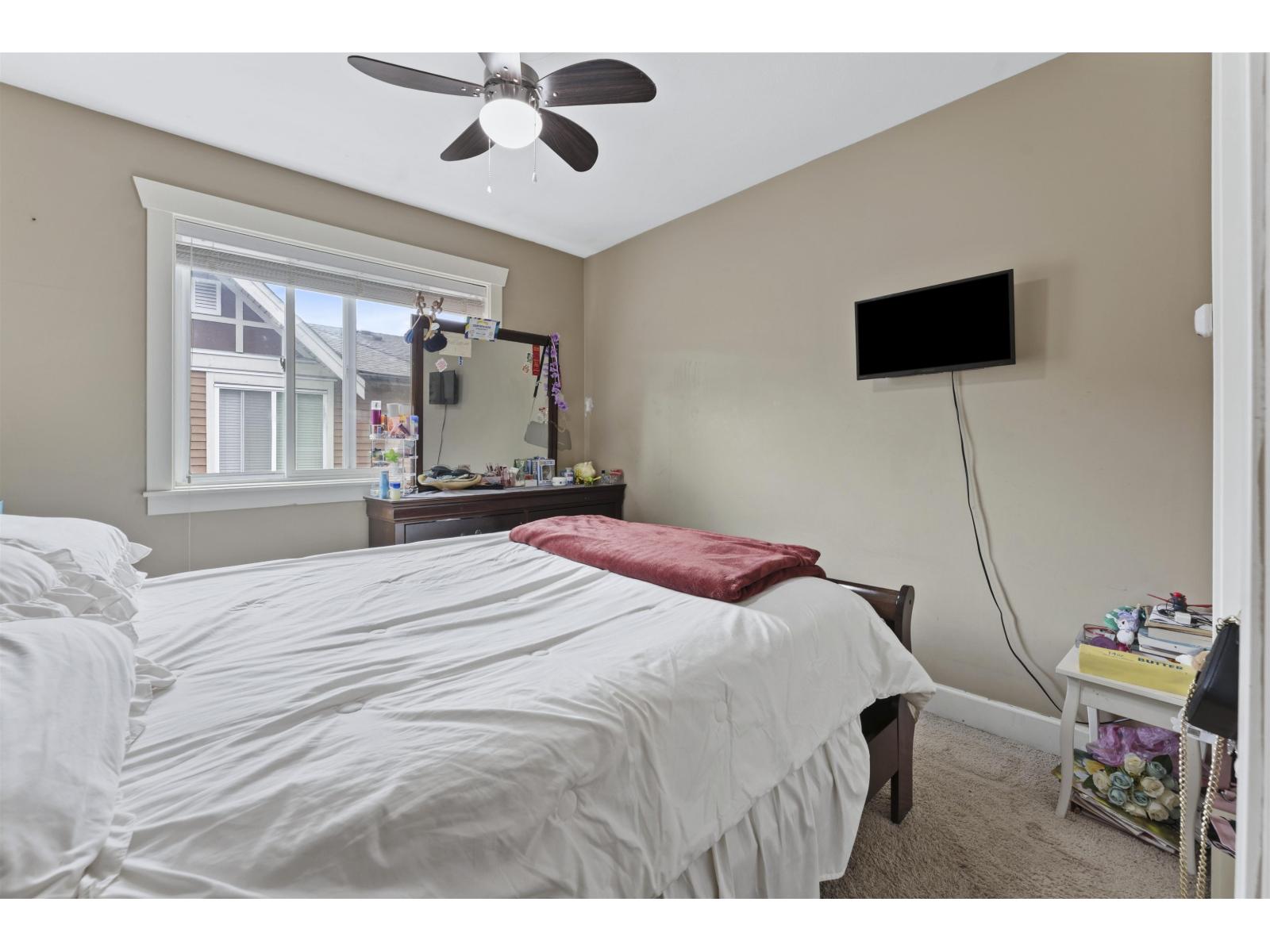 7 14338 103 Avenue Property Photo 18