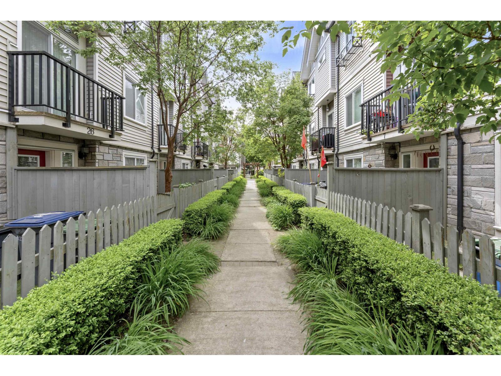 7 14338 103 Avenue Property Photo 25