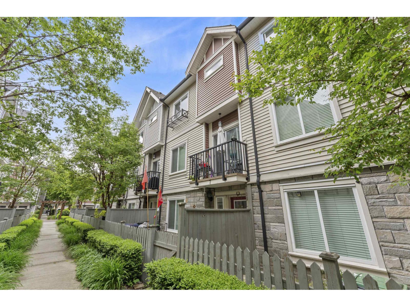 7 14338 103 Avenue Property Photo 28
