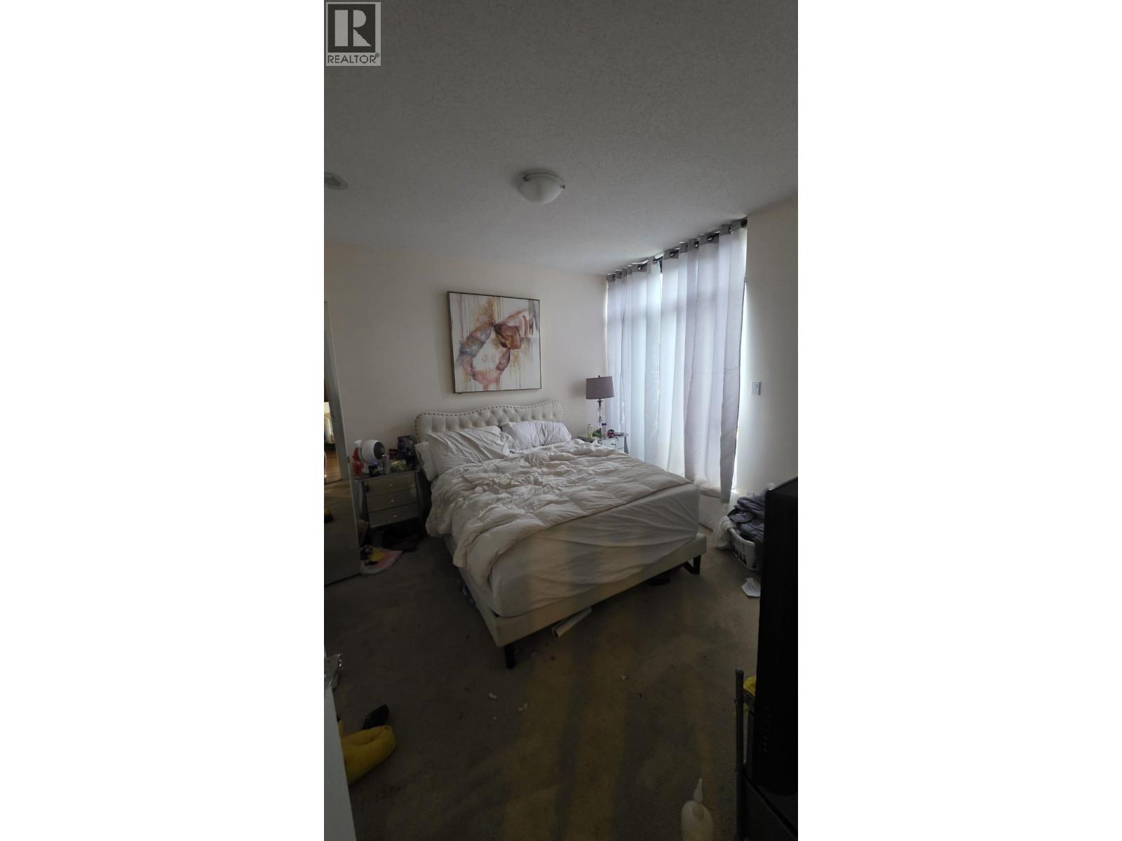 405 11 E Royal Avenue Property Photo 7