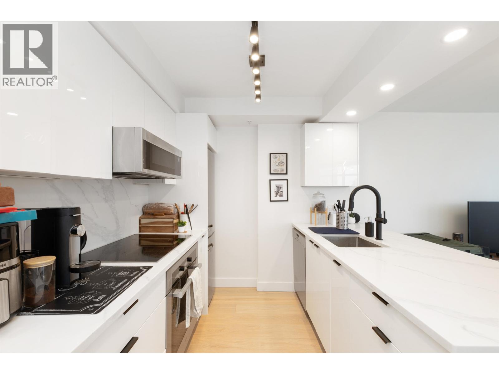 1203 1200 Alberni Street Property Photo 10