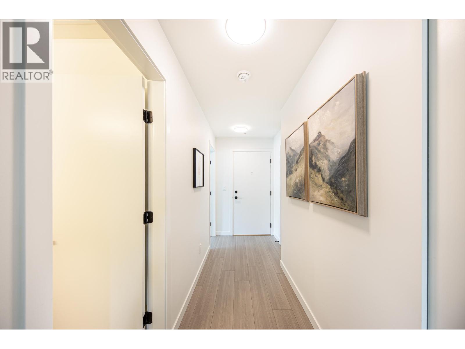 202 2277 Hawthorne Avenue Property Photo 2