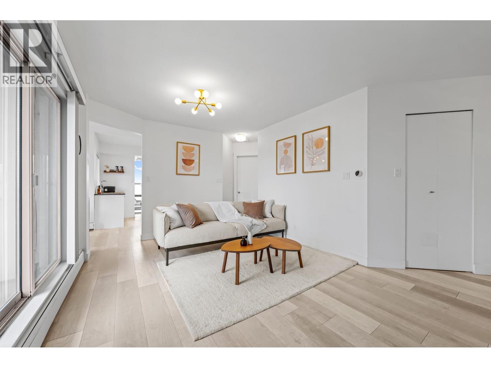 1705 612 Fifth Avenue Property Photo 3