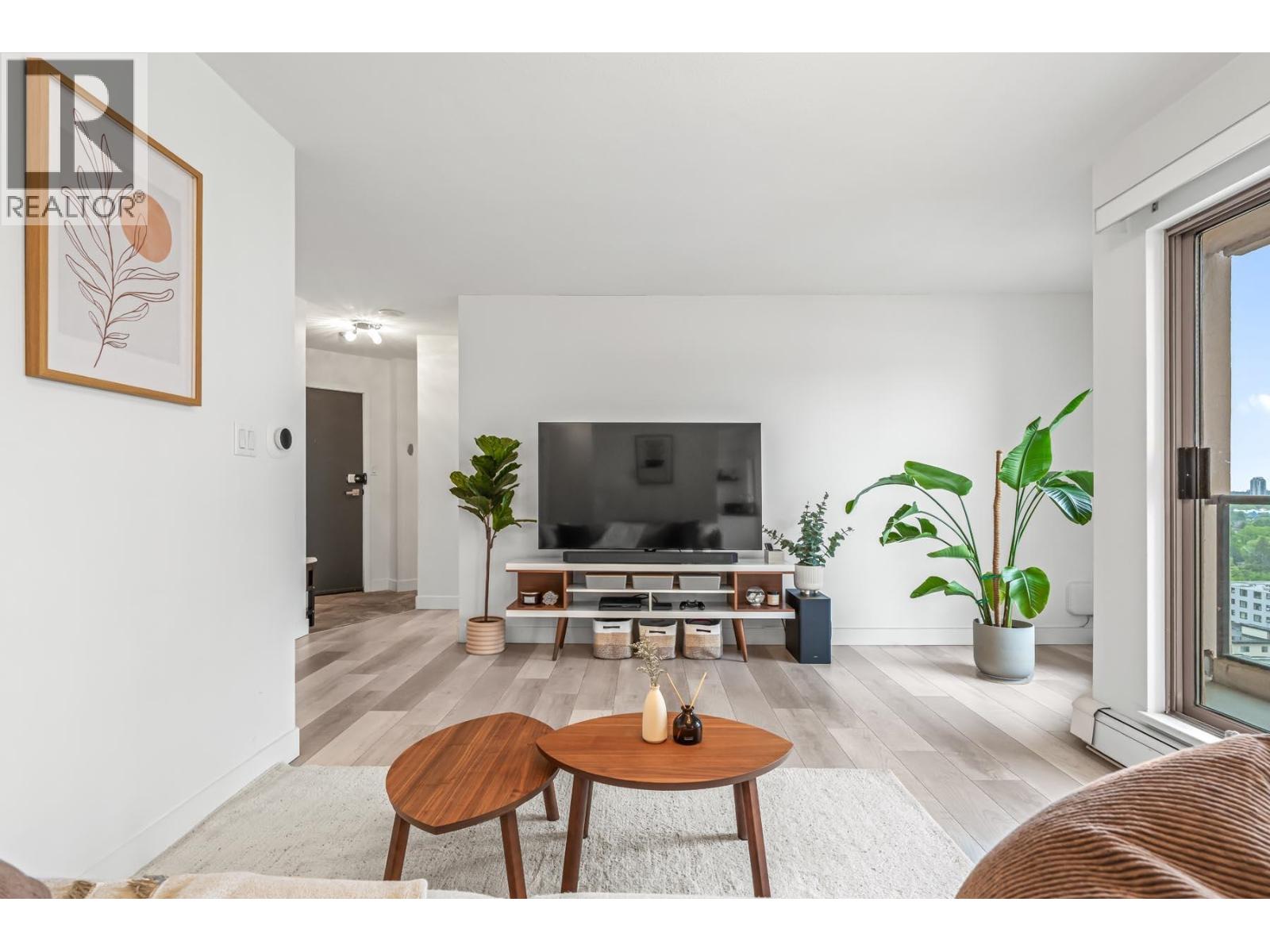 1705 612 Fifth Avenue Property Photo 5