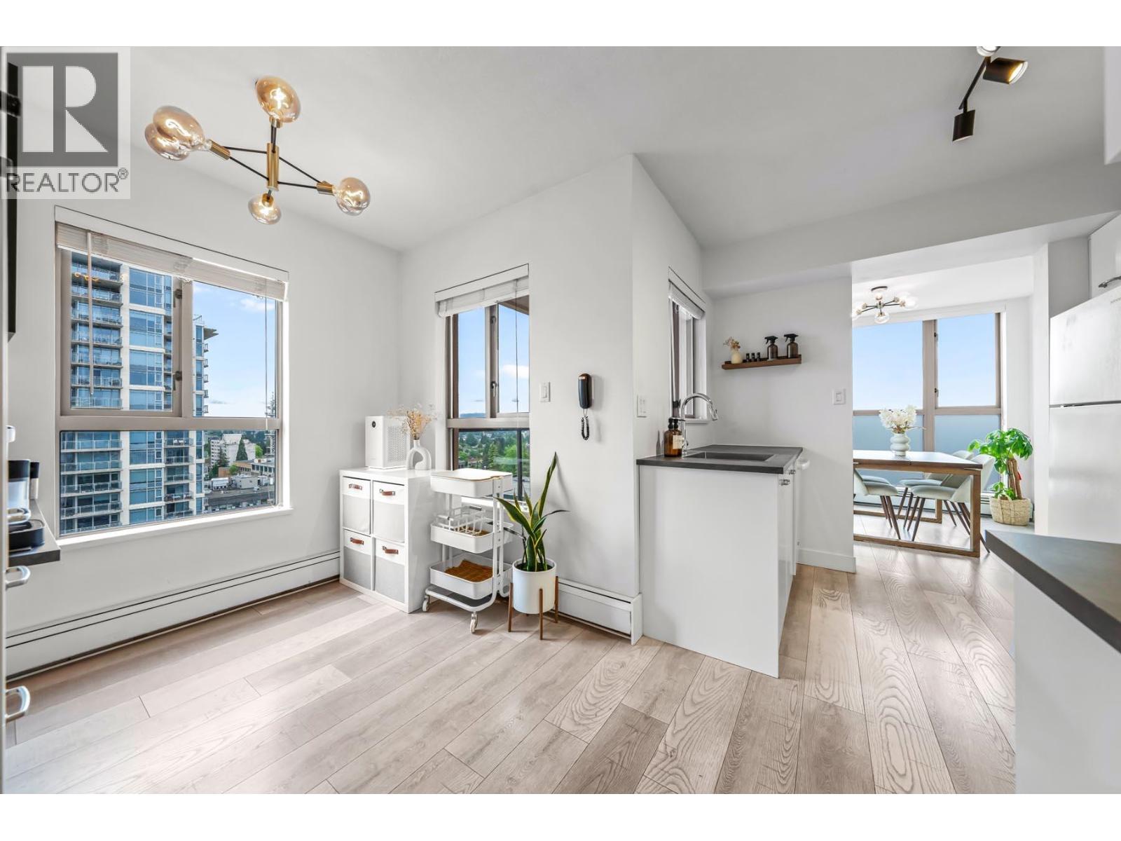 1705 612 Fifth Avenue Property Photo 7