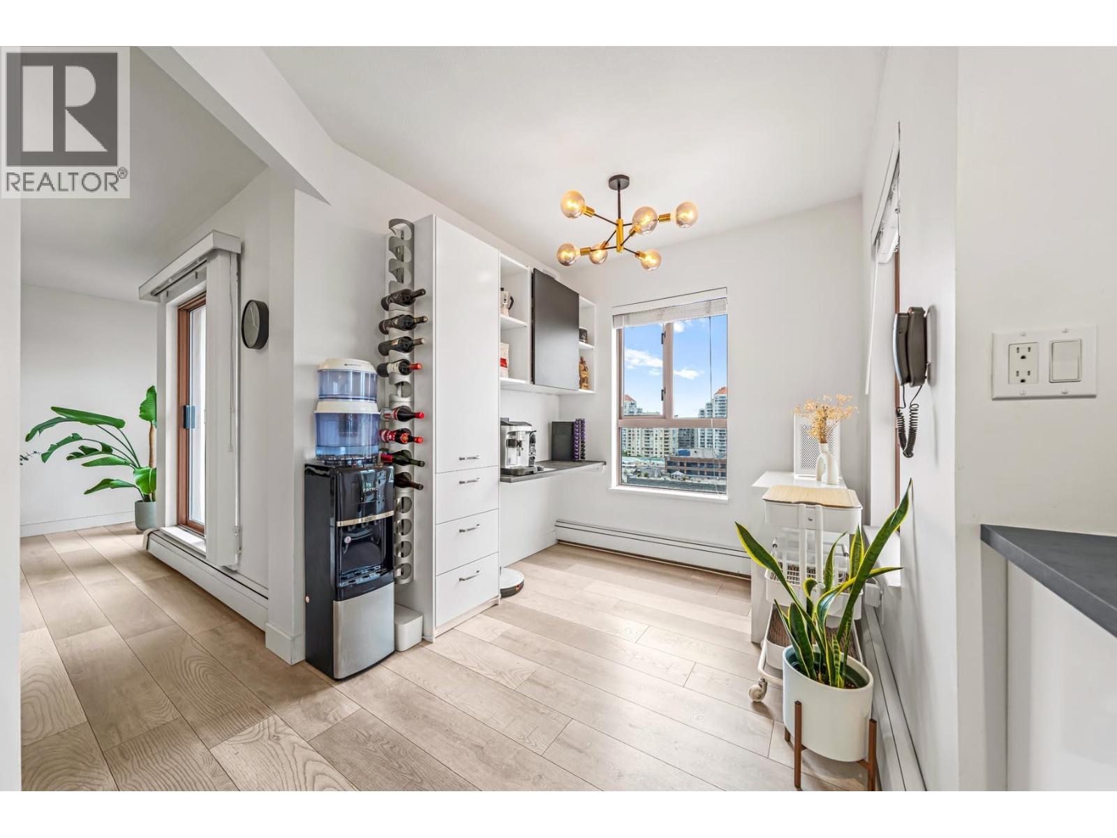 1705 612 Fifth Avenue Property Photo 9