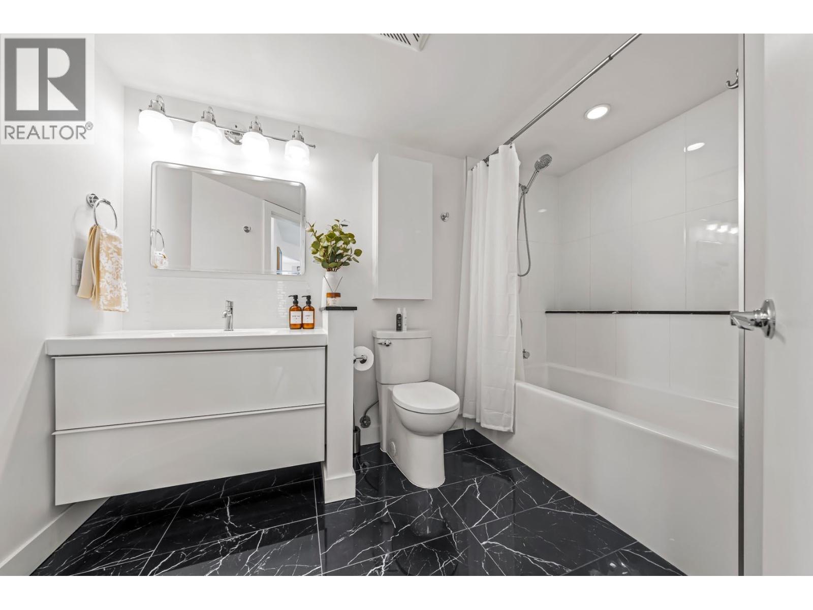 1705 612 Fifth Avenue Property Photo 19