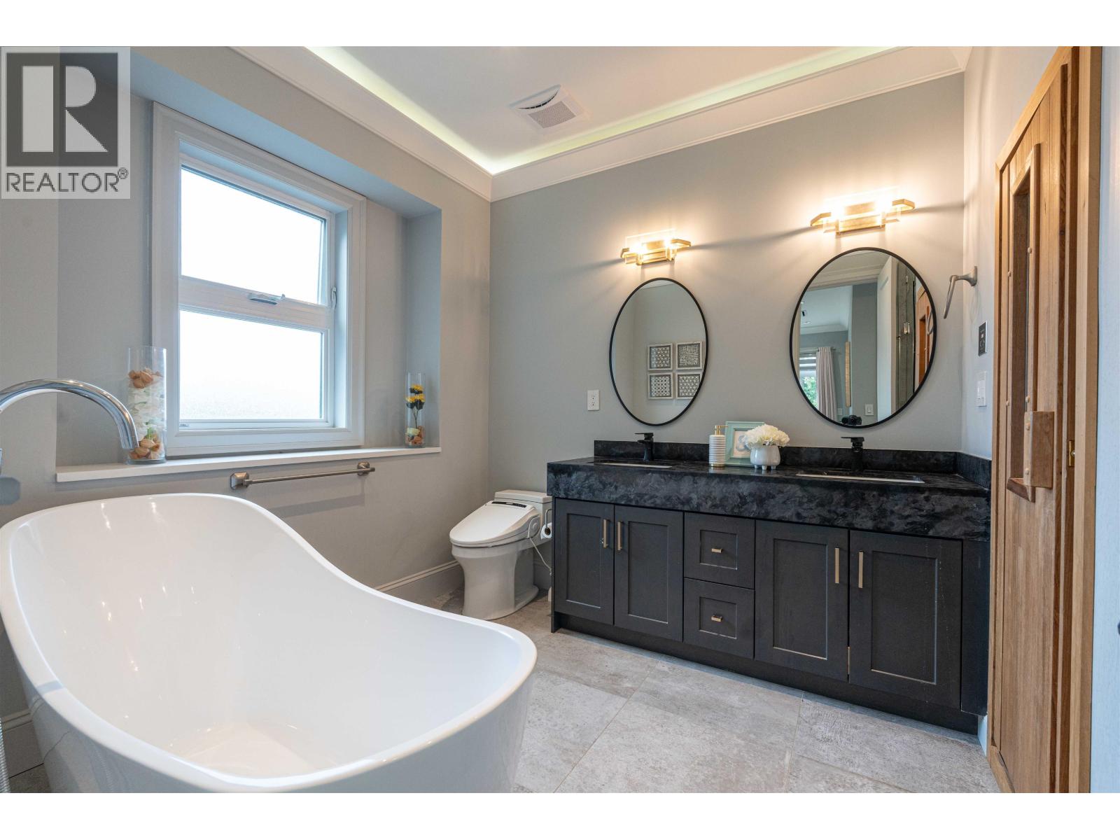 7660 Malahat Avenue Property Photo 15