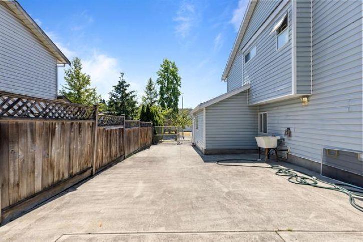 14271 67 Avenue Property Photo 30